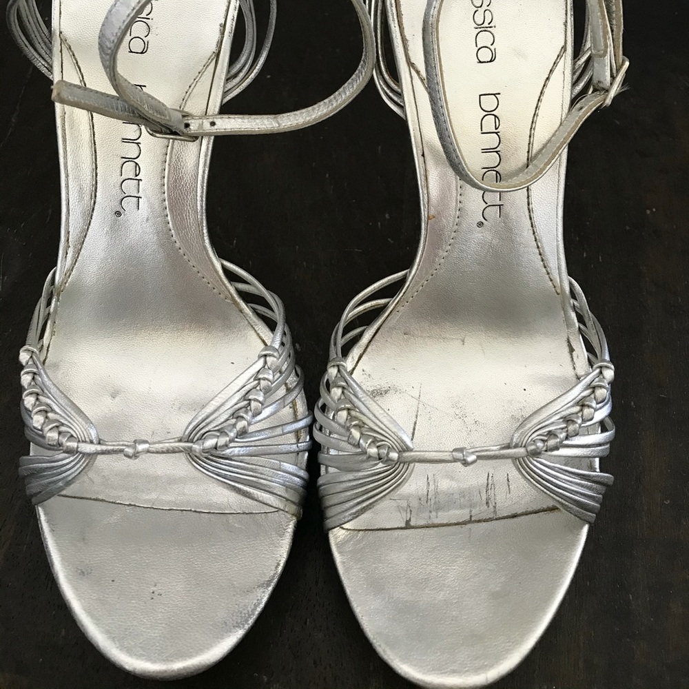 Jessica Bennett silver metallic open toed heels